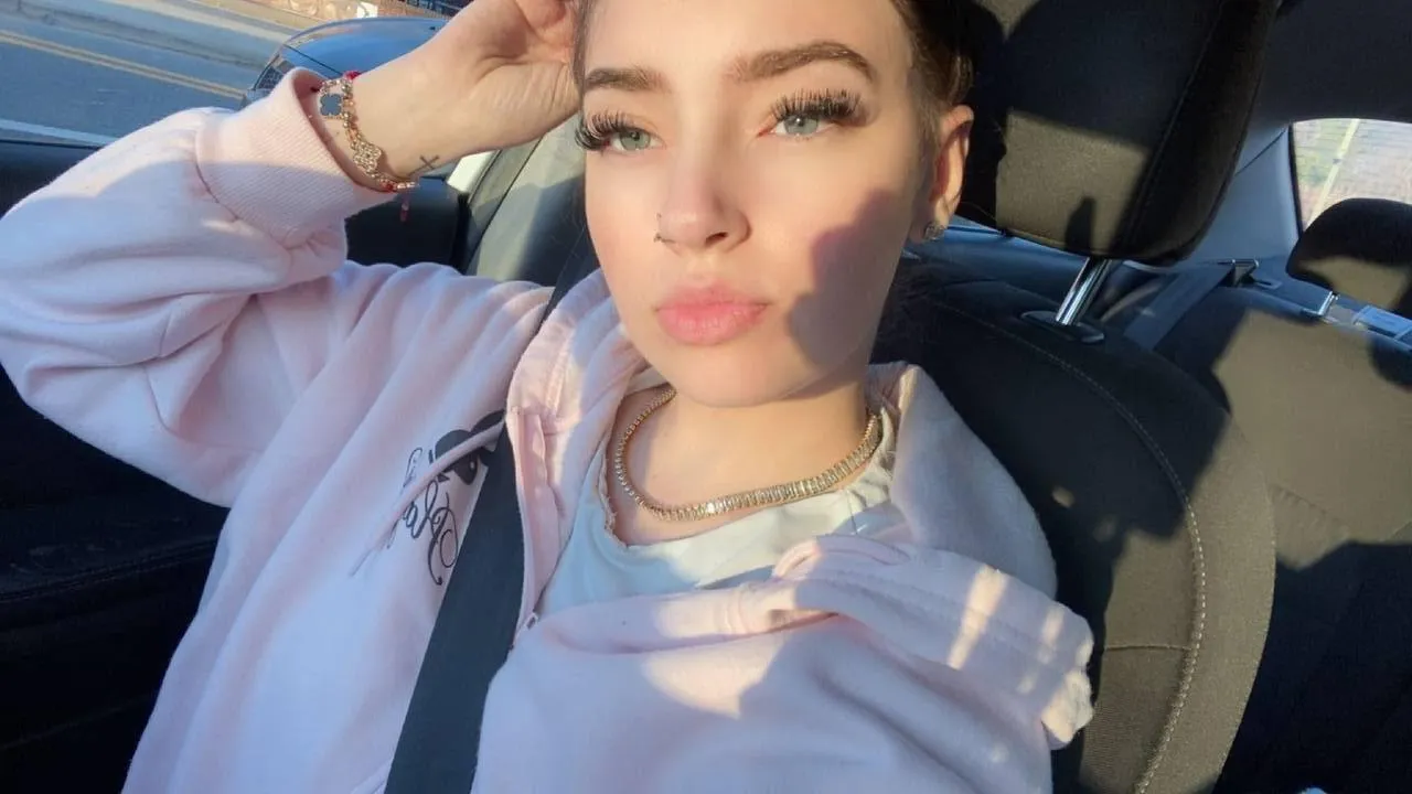 Any random dude who wants to get my nudes?