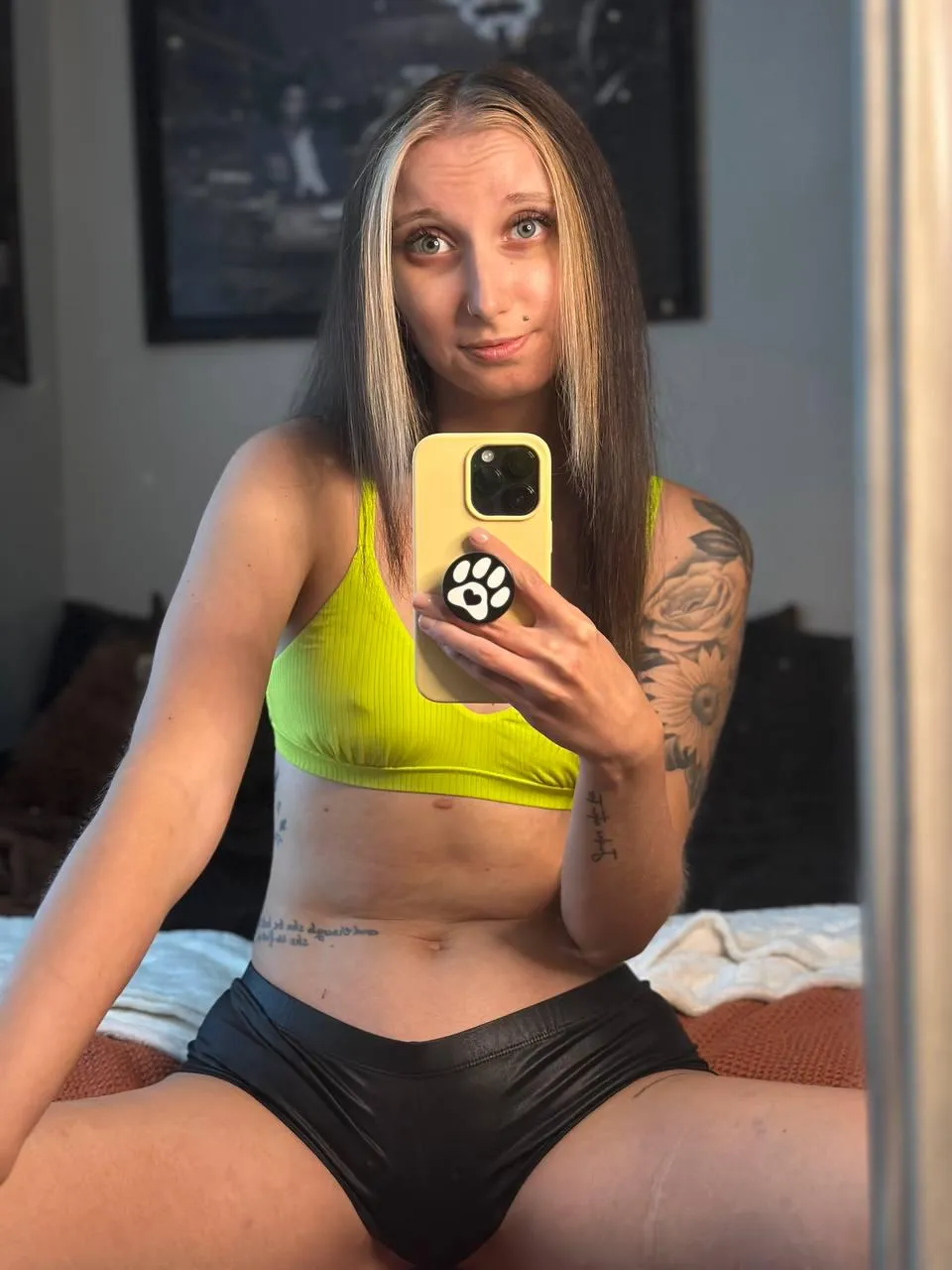 Say YES if you are jerking rn and I'll probably send you my nudes to jerk off to