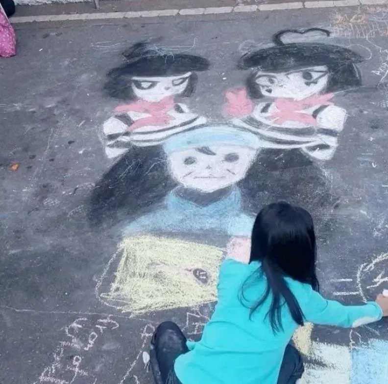 What an amazing Chalk Drawing, so cute.
