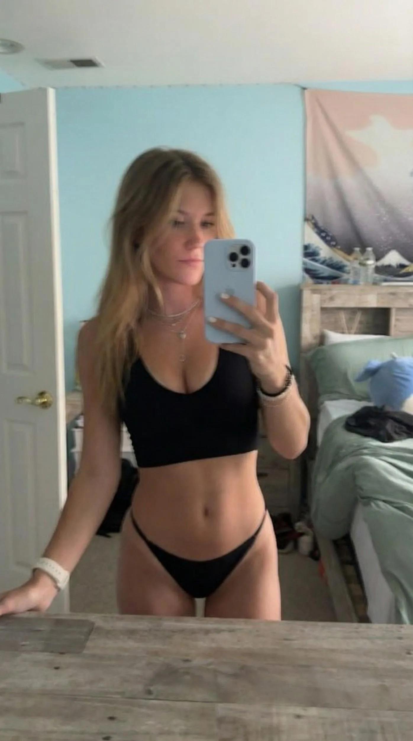 apologize if ur leaking to me in bikini bottoms…