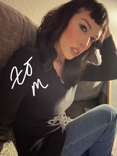 Say oops goddess 🥺 for twitching to me in jeans and a sweater.