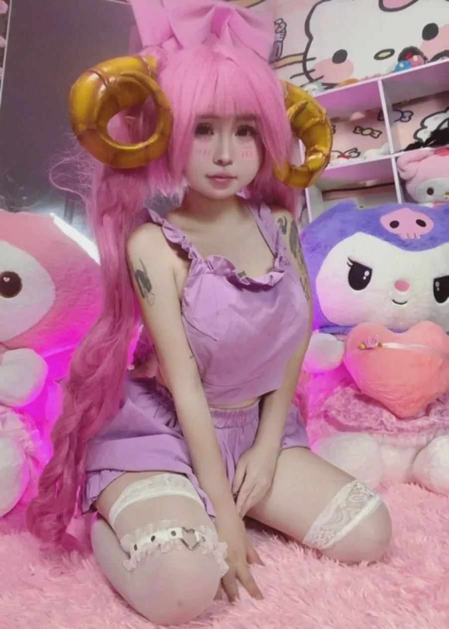 sol ich mich noch weitter fur dich ausziehen