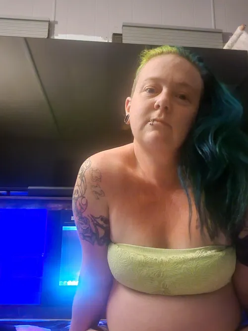 [Toxictemptress420] going live tonight around 10