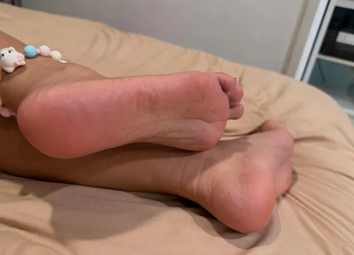Cutest asian soles ever, can they get a kiss?