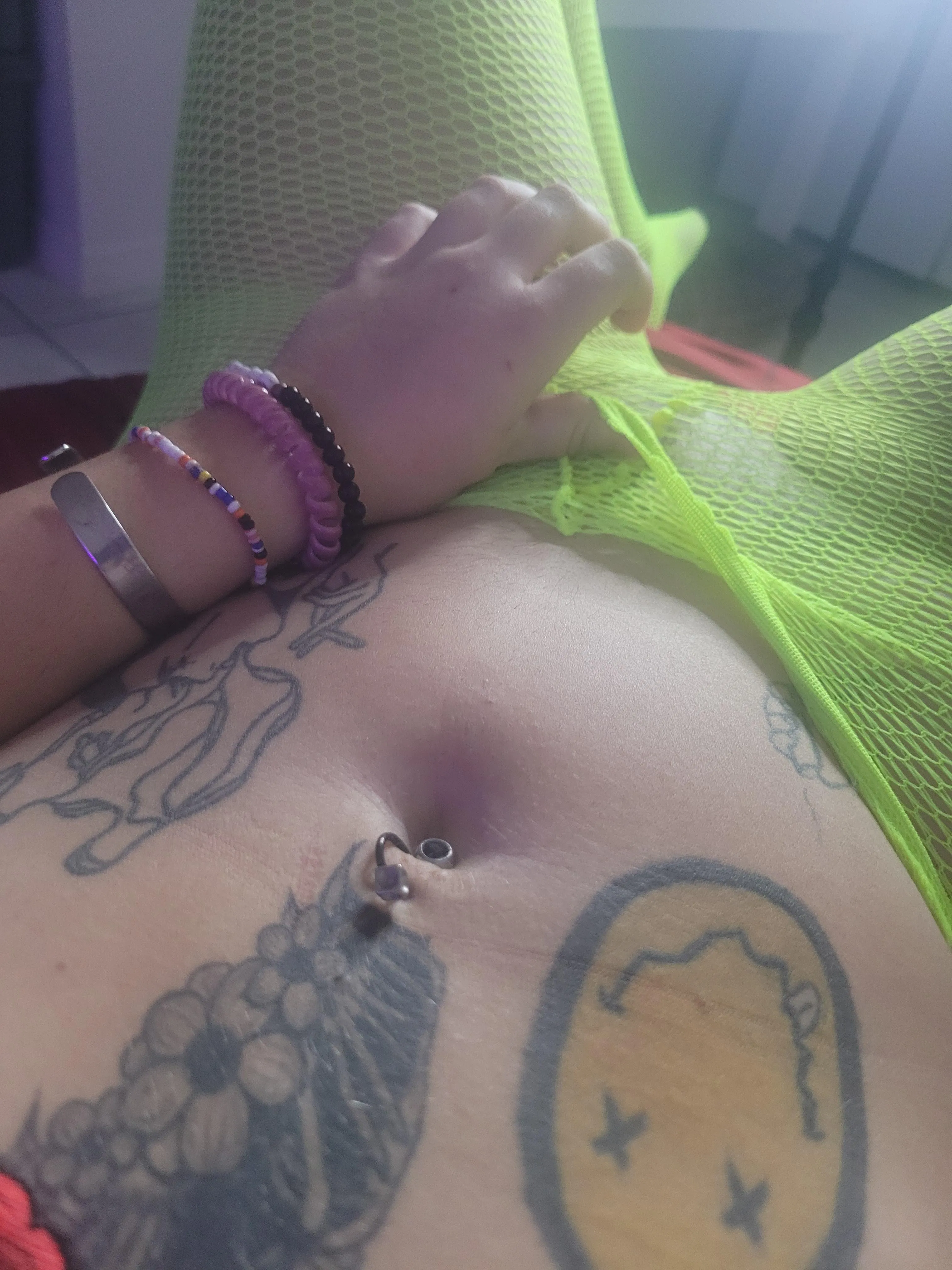 All let you play with my navel