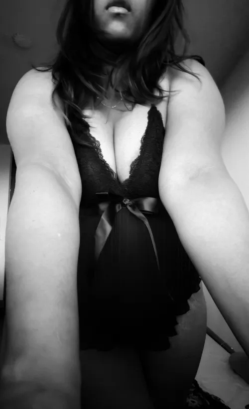 (C) f is watching u guys