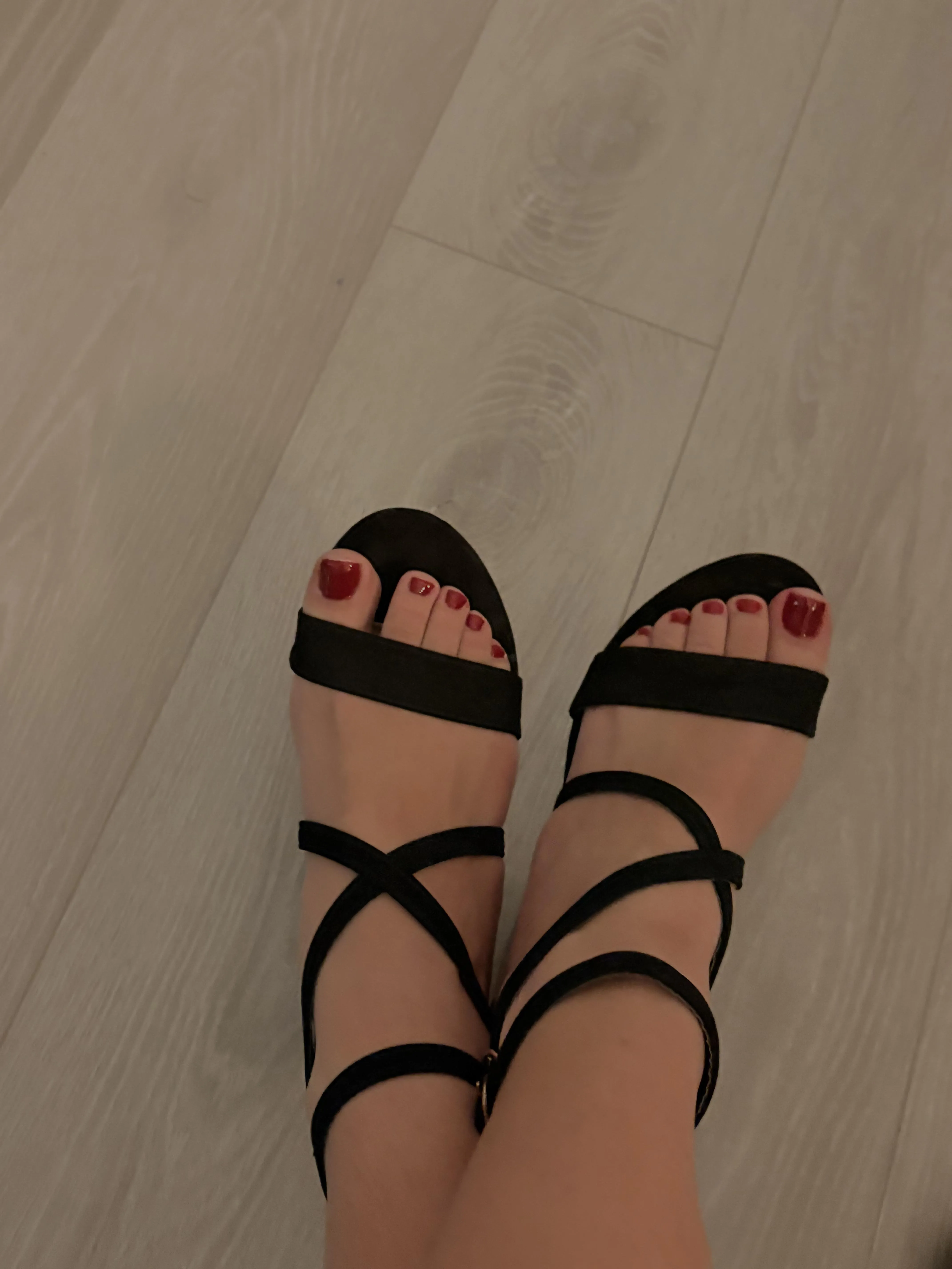 do you like the straps 😍😘