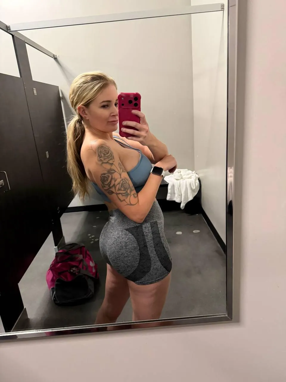 Drop a YES if you'd be interested in a 31yo MILF and I'll send my entire nudie album (first 69 guys only)