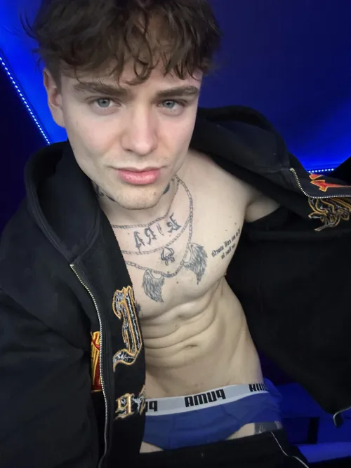 gotta get myself some hollister underwear