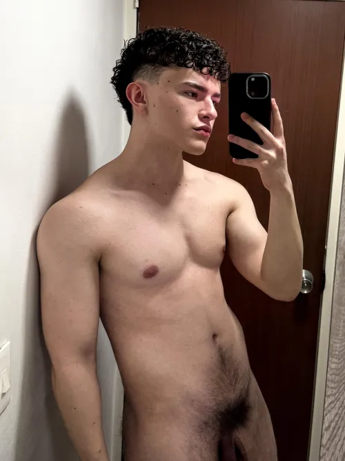 My friends keep telling me I should shave 😩