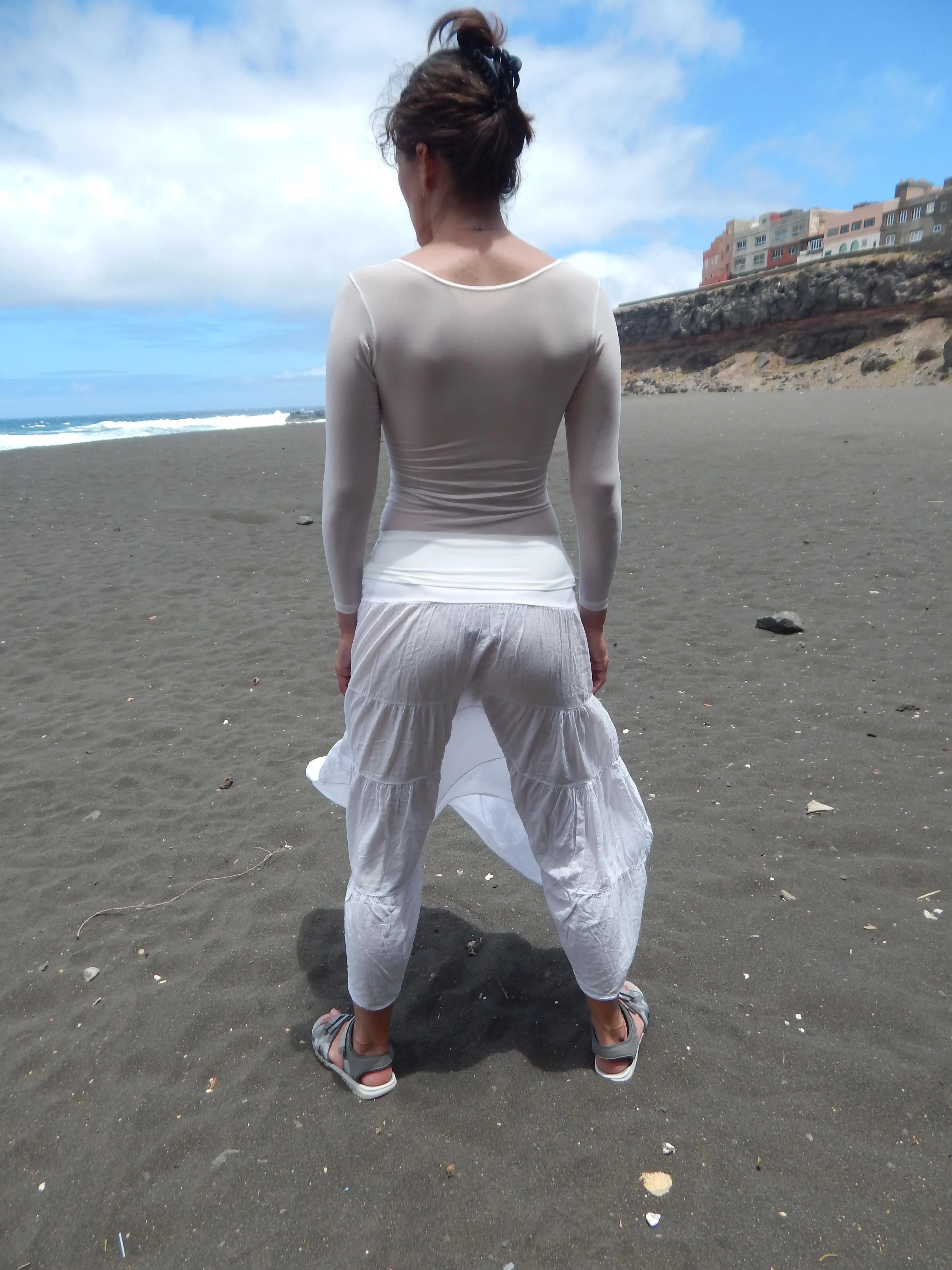 Wind and light are playing with the skirt