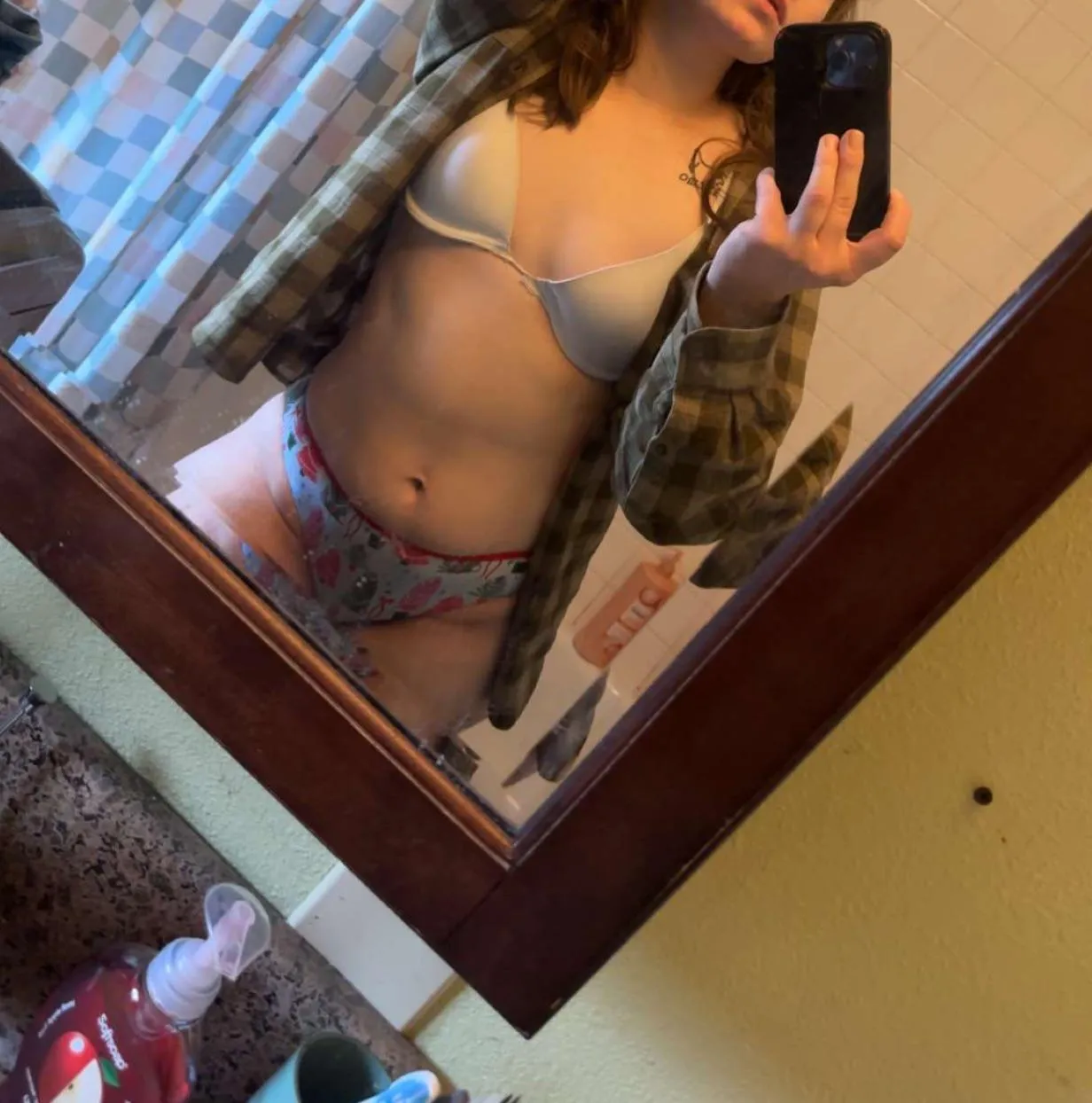 23F 28M 4 F (Spokane)