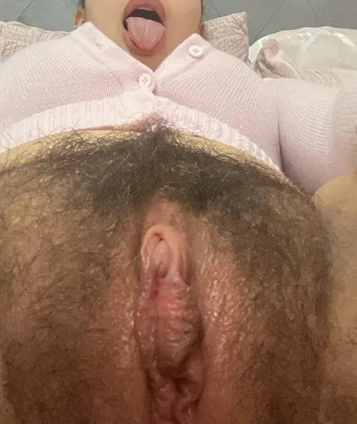 Who likes it hairy😋