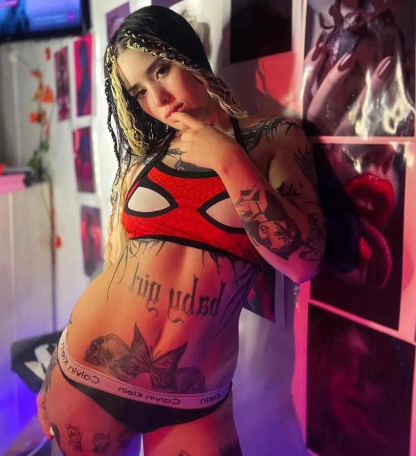 feeling playful, who wants my attention