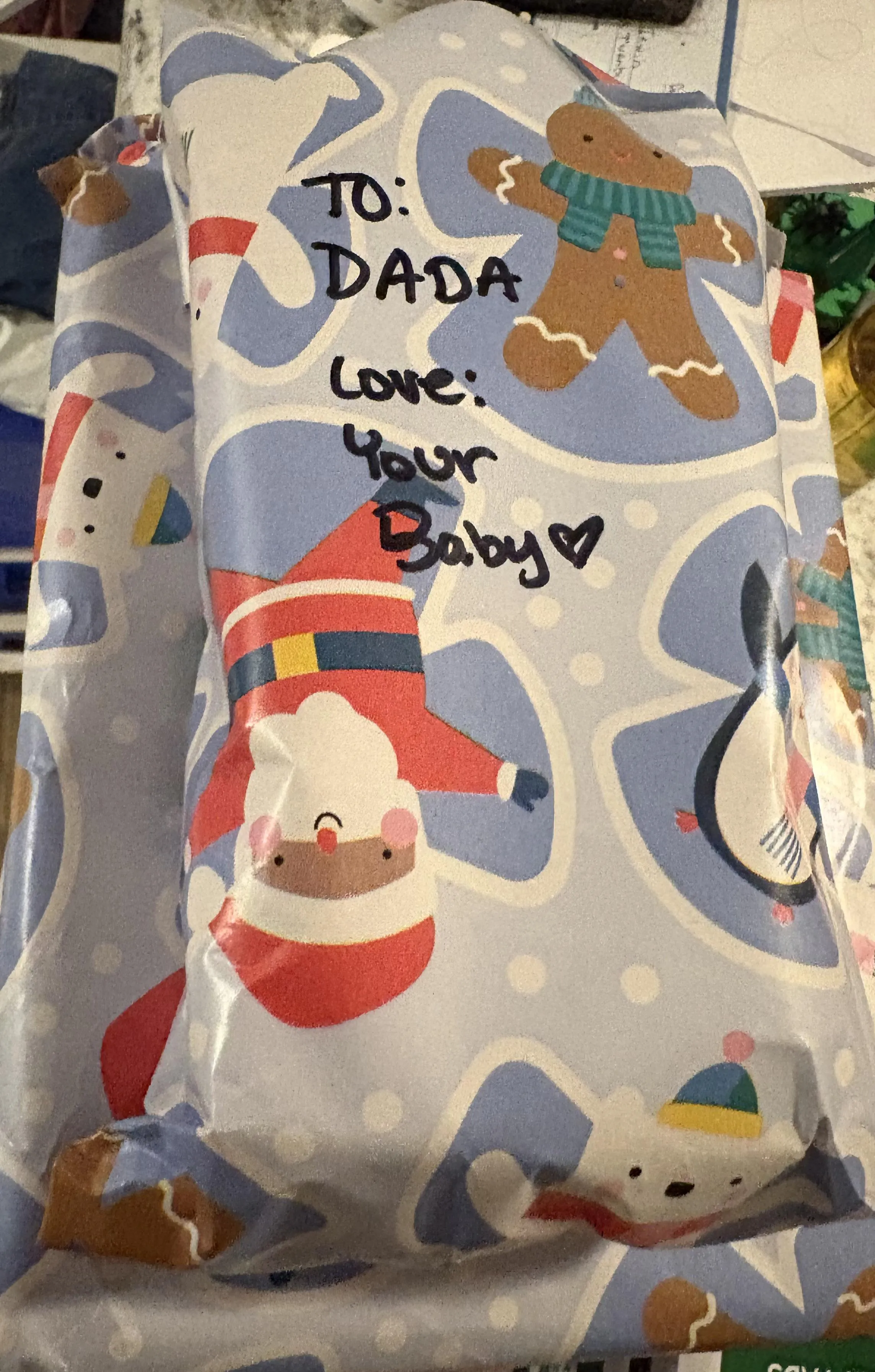 Had so much fun giving Dada their gifts today!! 🎁🎄