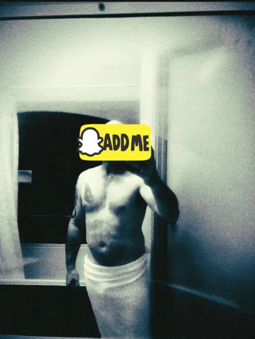 Rocking the dad bod (M)