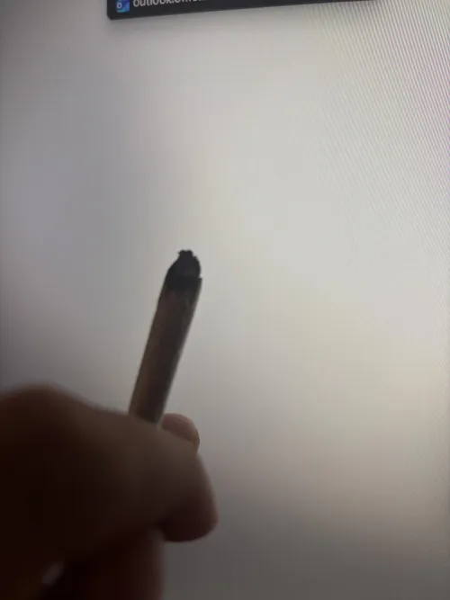 Aquele tabeck de home office, ou macaco para os íntimos (maconha + tabaco)