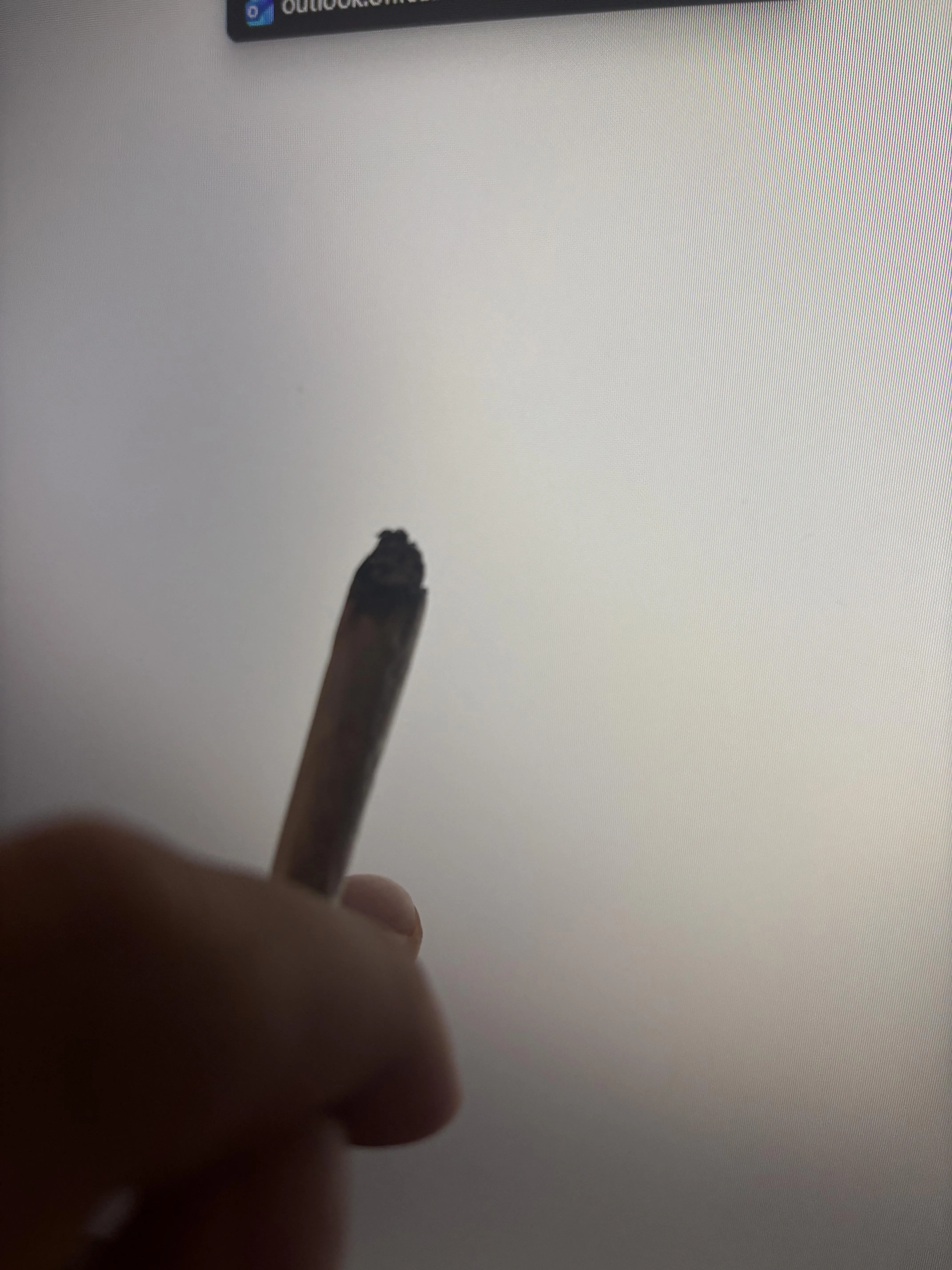 Aquele tabeck de home office, ou macaco para os íntimos (maconha + tabaco)