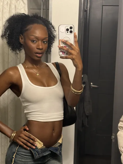 “i’m saving for something special🥺” yeah…. no shit.. me. keep going loser 🫴🏾🫴🏾🫴🏾