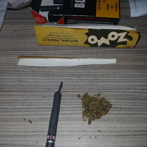 Só eu tiro o tabaco do cigarro e encho de capulho?