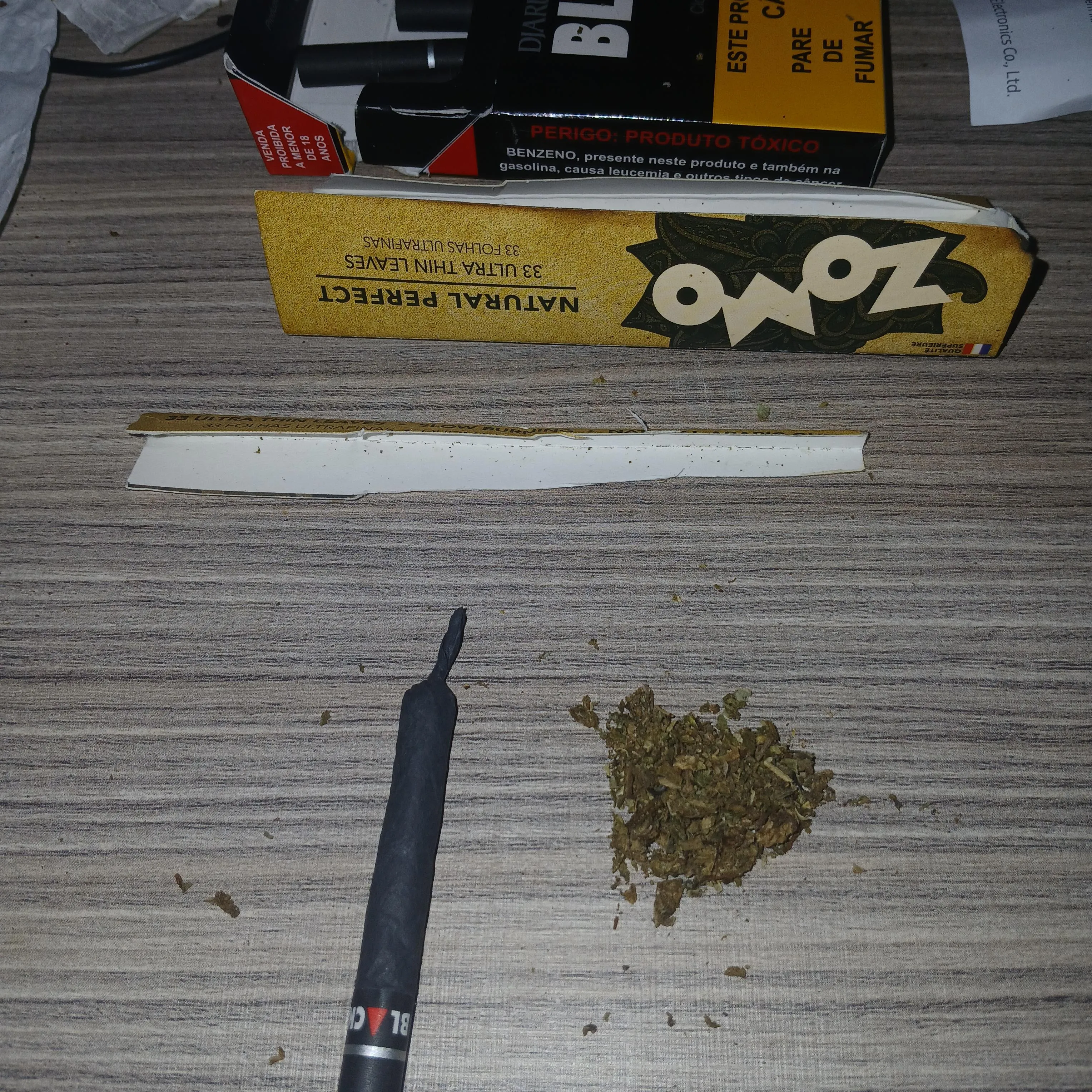 Só eu tiro o tabaco do cigarro e encho de capulho?