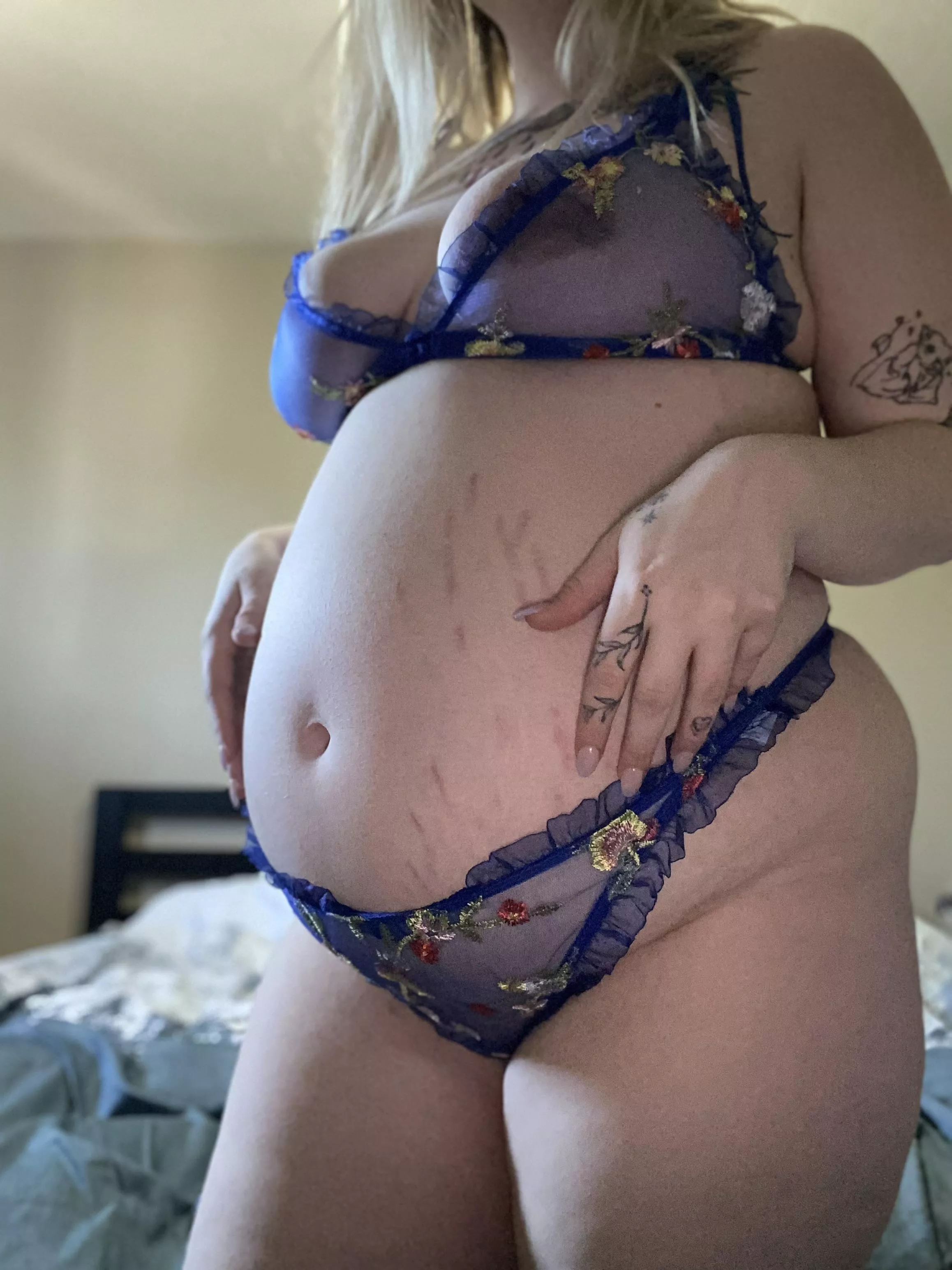 2316px x 3088px - Kinda insecure about my chubby body... would you still fuck me? nudes by  Only-ivanalane
