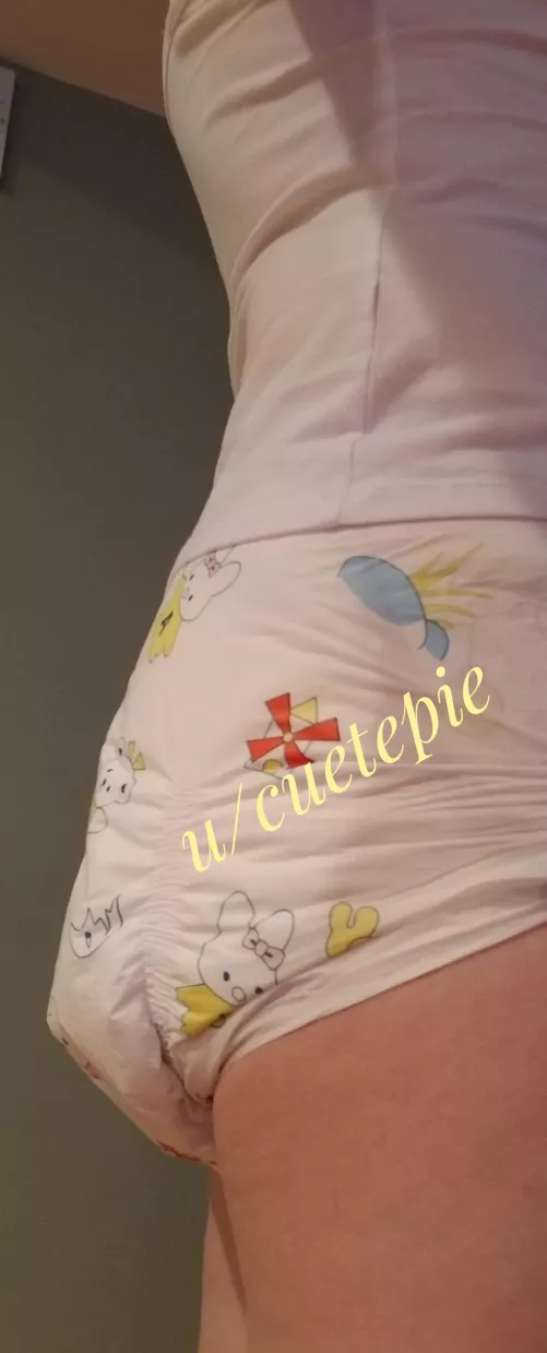My cute lil bum even had a nice shape in a poofy diaper. Then poopies happened and...