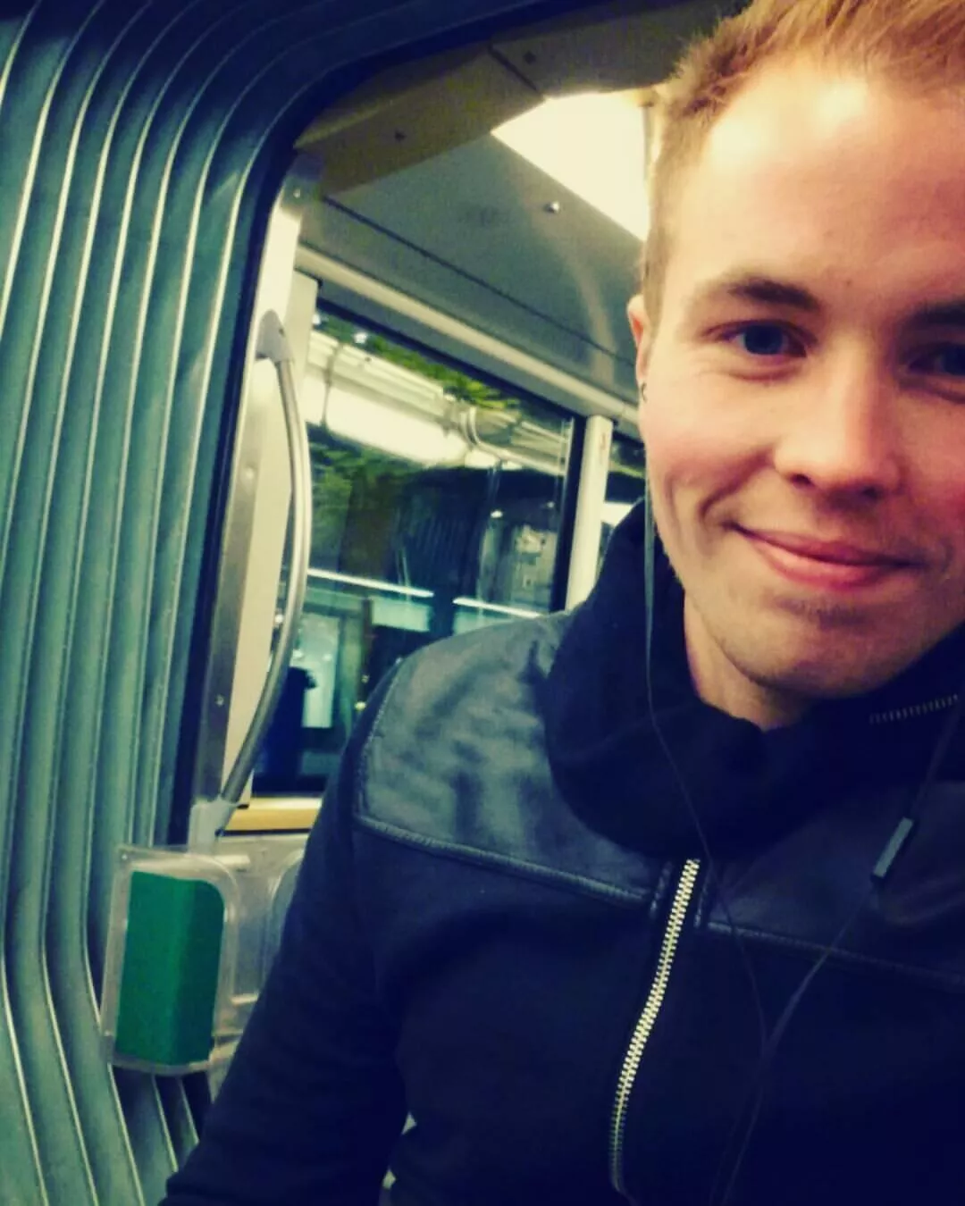 Need to stay awake a few more hours, wanna chat? Hit me up in the DMs 😄