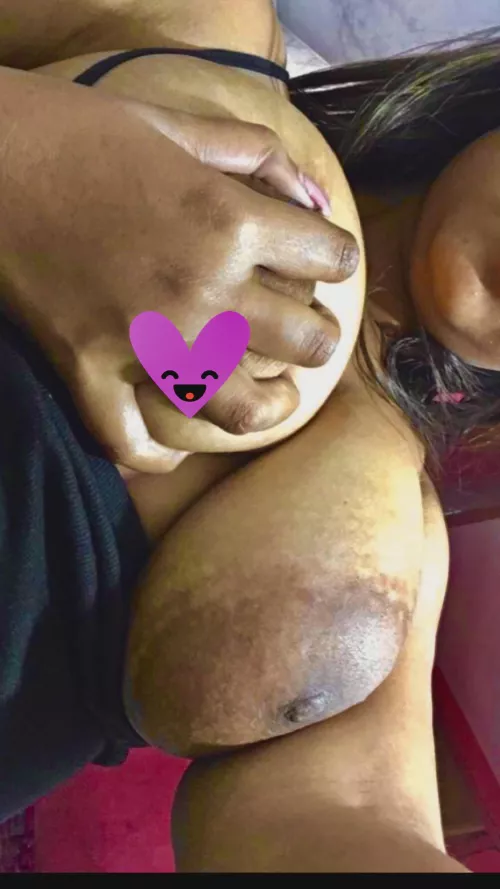 Busty Teen with Double D’s crave dick pics and cum tributes 😩🥰