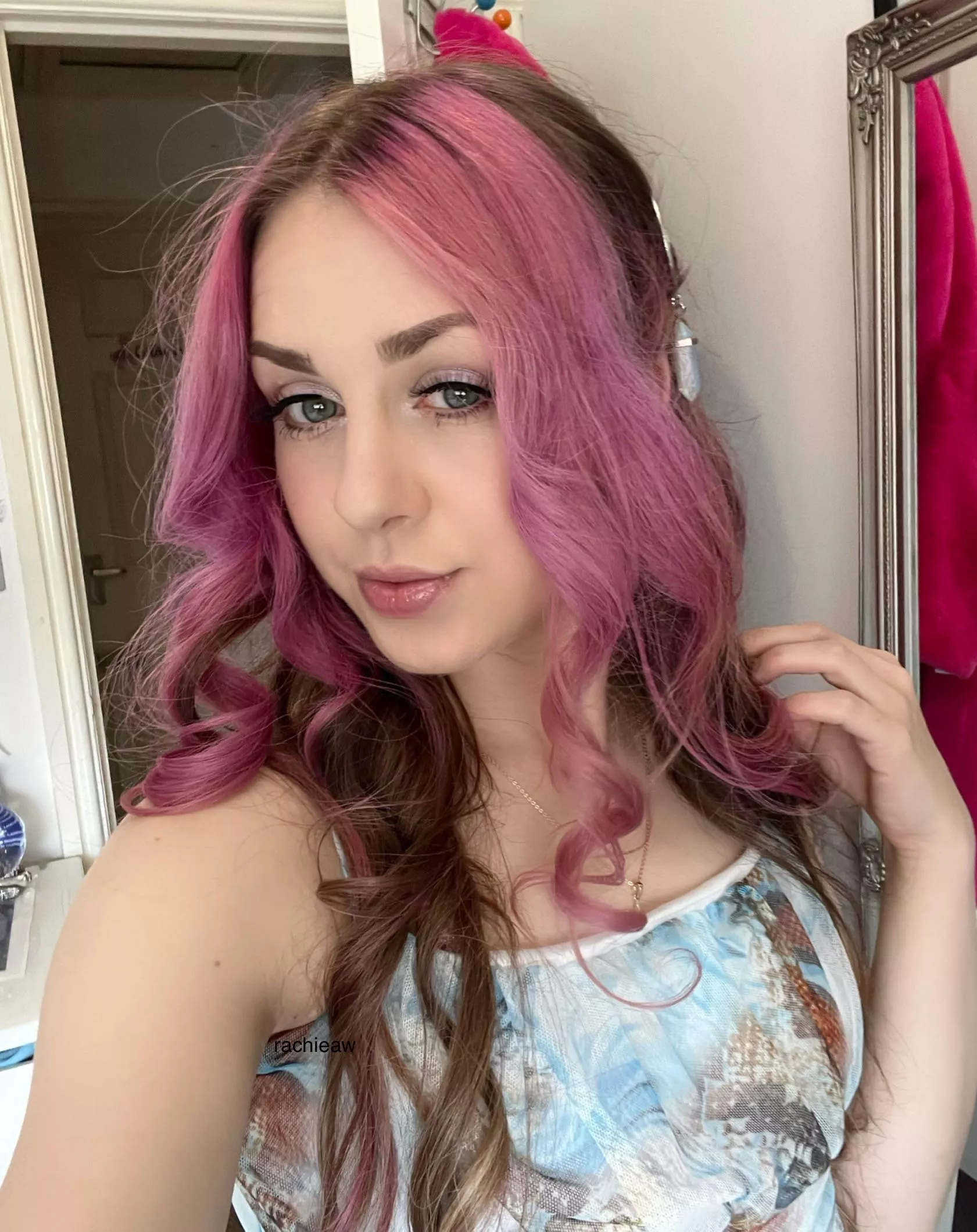 Does every post here have to be nude? 😇💖