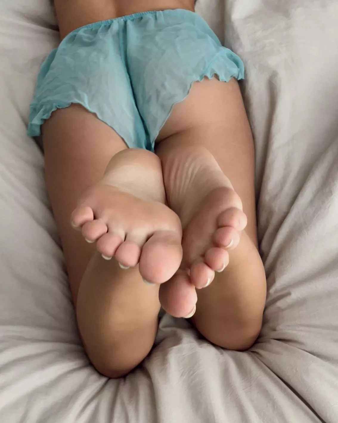 Happy hump day, I,shine looking down at your phone and getting this pic during work