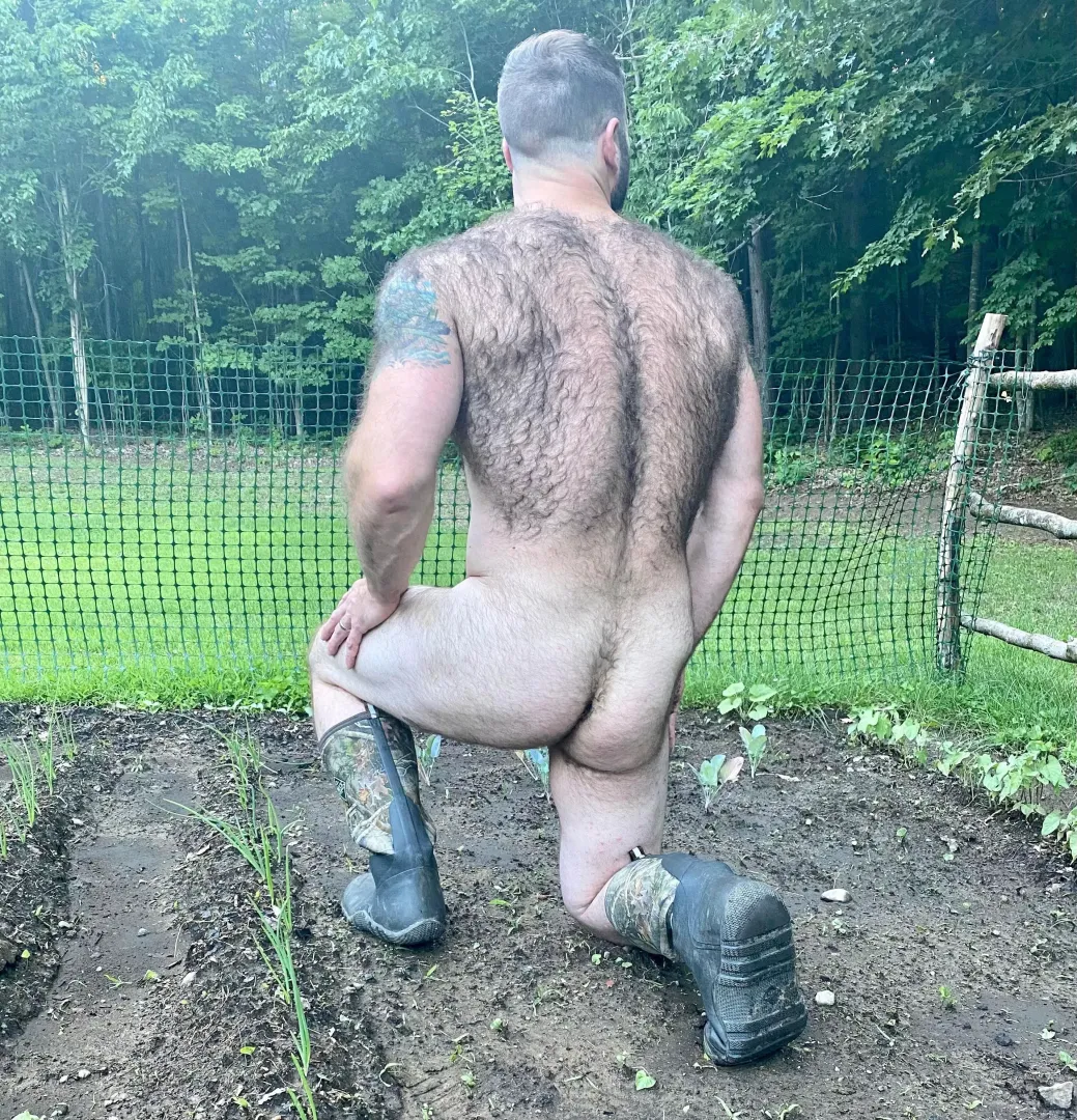 Come watch me on the farm while I work hard and play harder. 😉 link in bio!