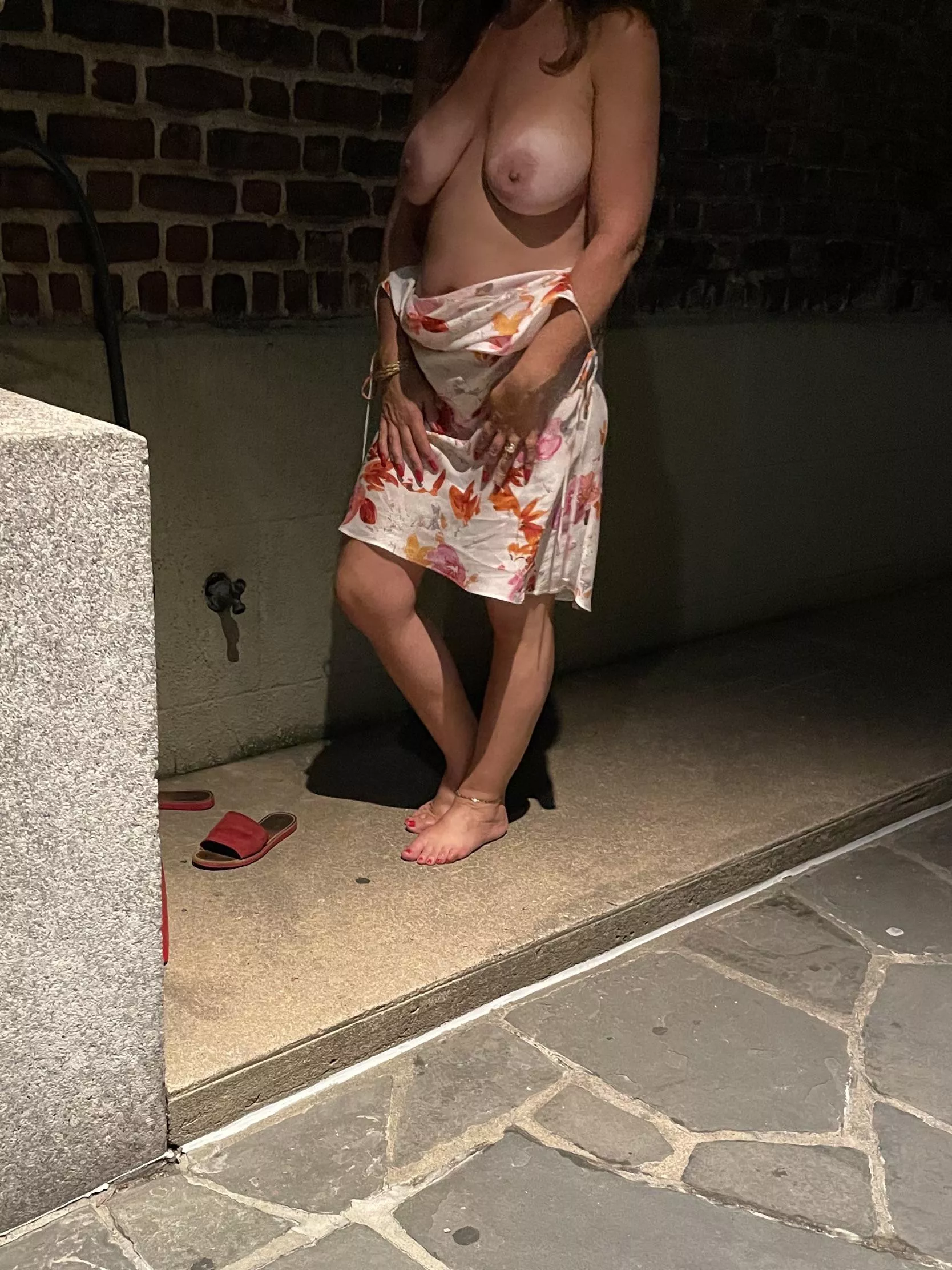 40 plus female I was told to get barefoot and take out my tits I always do what I’m told