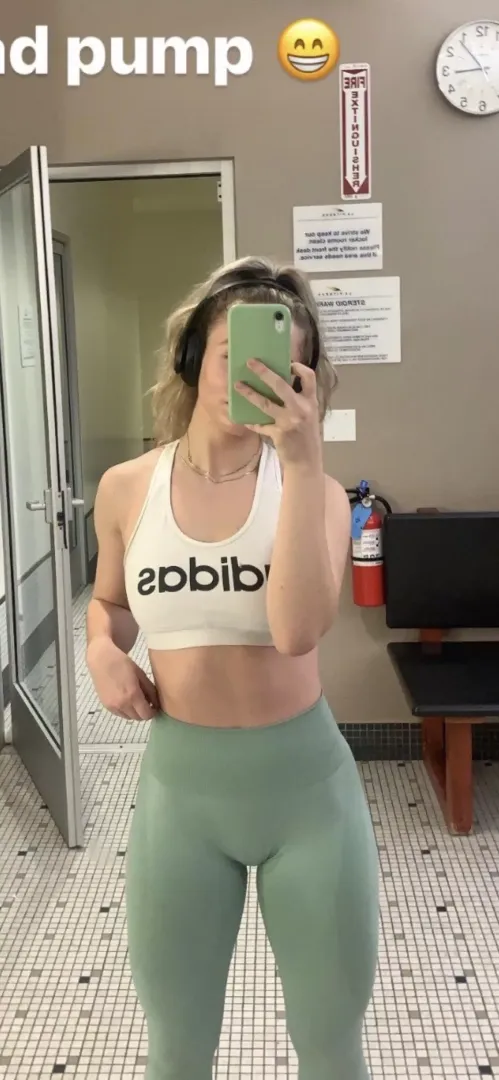 God the things I’d do to Shayna! Let me know what you think about her!