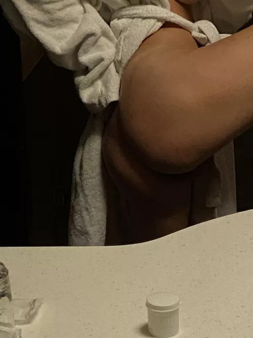 i bent over, now insert ur hard thing inside of my tight butt.. 🤤