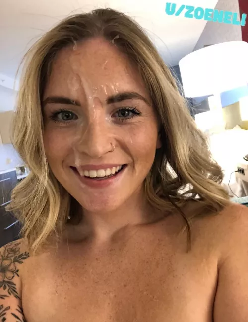 Just your average little cumslut 😇