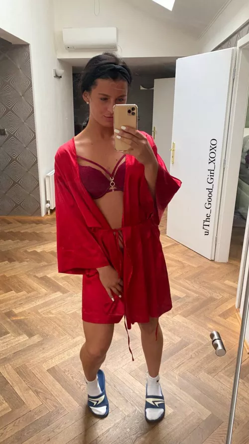 I wish that my selfie will lift your spirits for the start of the week! :) [oc][f]