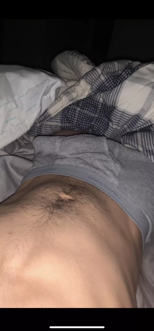 19, bi, but still can’t manage to find someone who will 1v1 me and give me head when I win ;)