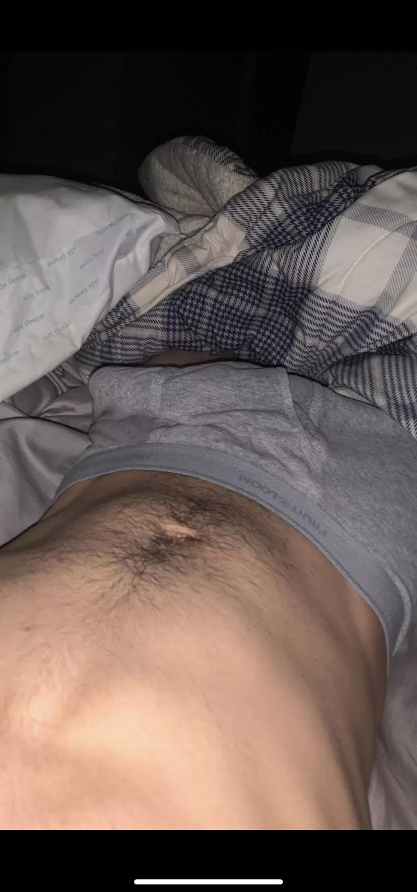 19, bi, but still can’t manage to find someone who will 1v1 me and give me head when I win ;)