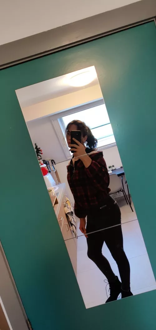 giving it my best side😆