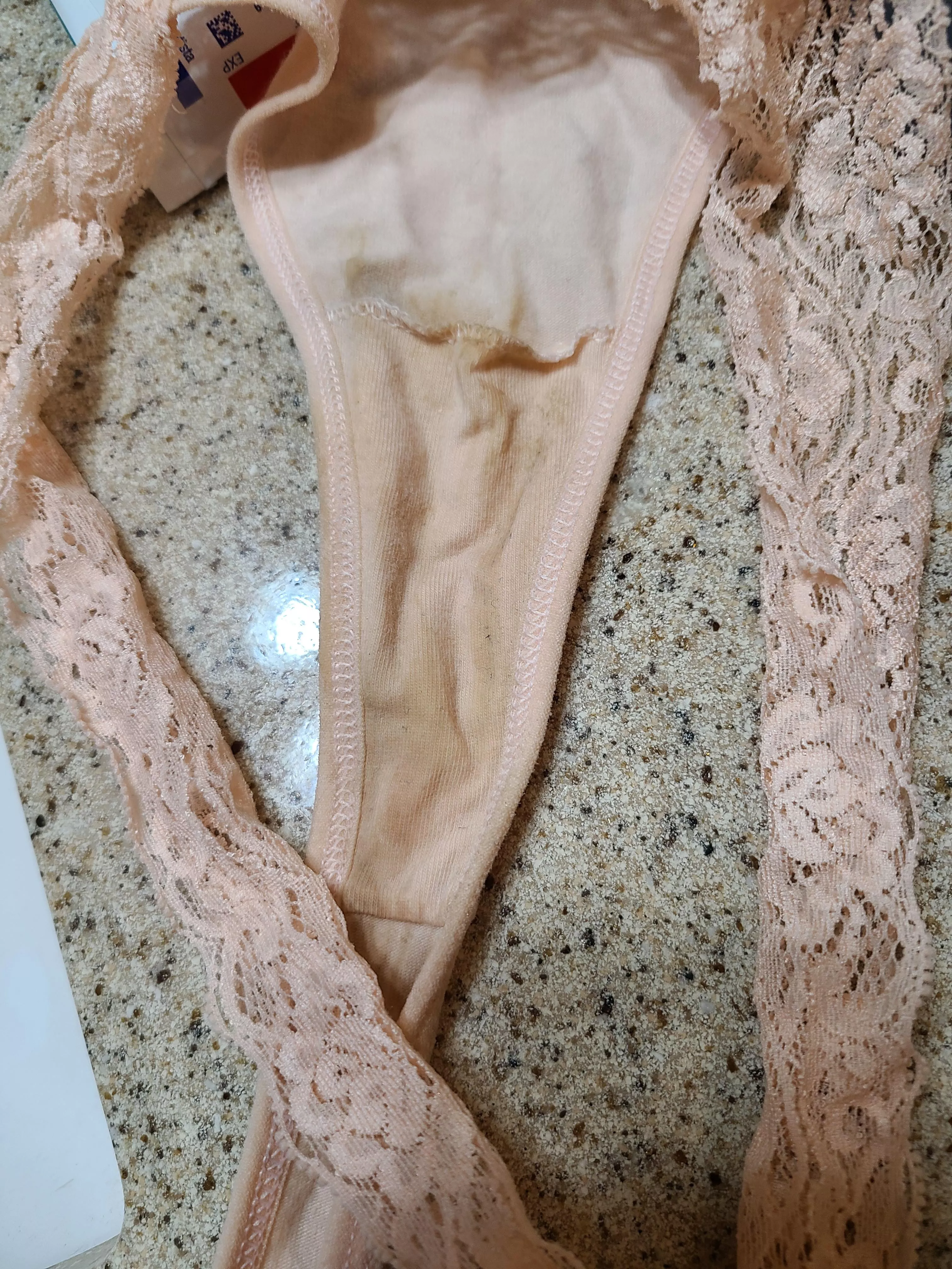 I soaked this thong when I went hiking, the scent is amazing!