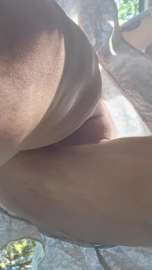 It was perfect weather for a walk with no panties 😇