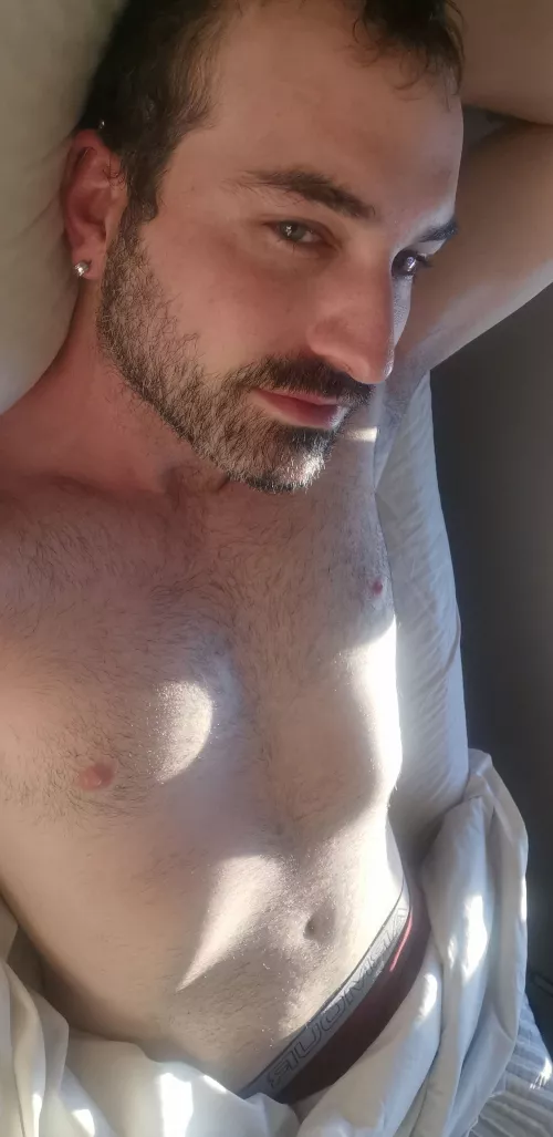 The sun hit me just right this morning when I woke up! it's almost Friday, do I have to get out of bed for work?