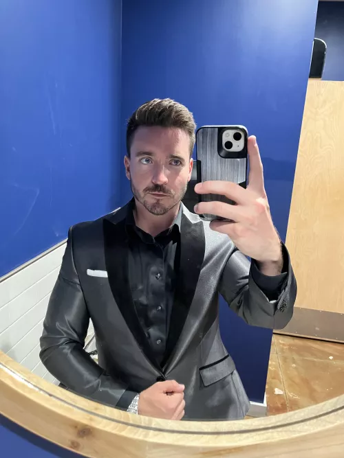 Wore this to a wedding last weekend. Felt sexy and wore it to the bars again tonight!