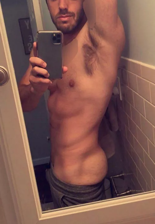 Any love for a 6’4” 240 pound guy with a squat booty?