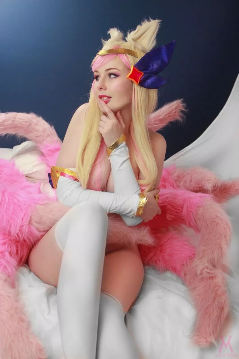 Star Guardian Ahri by Pinipy