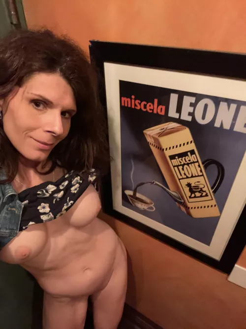 Who every said vintage goes out of style…hasn’t met me ☕️40F☕️