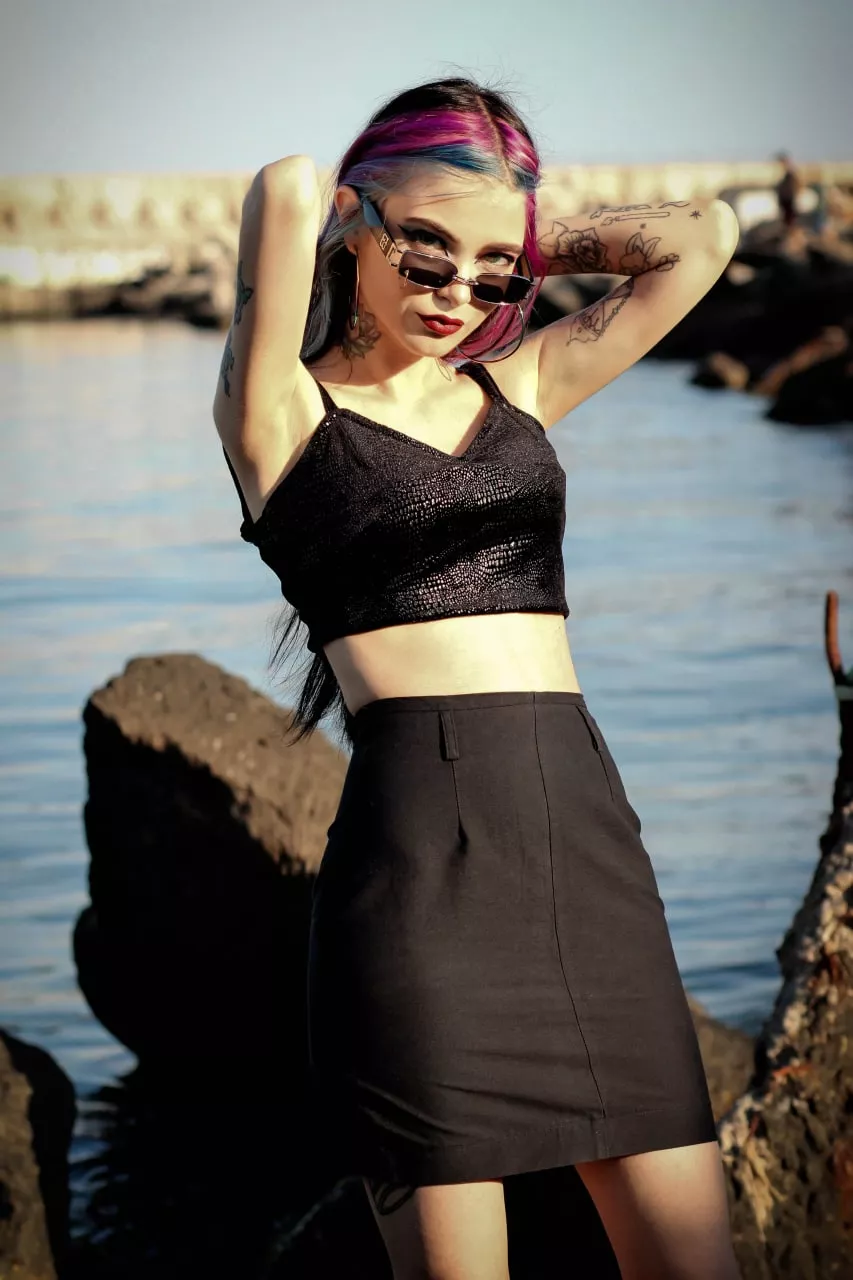 Neon strands on the background of sea stones🌊