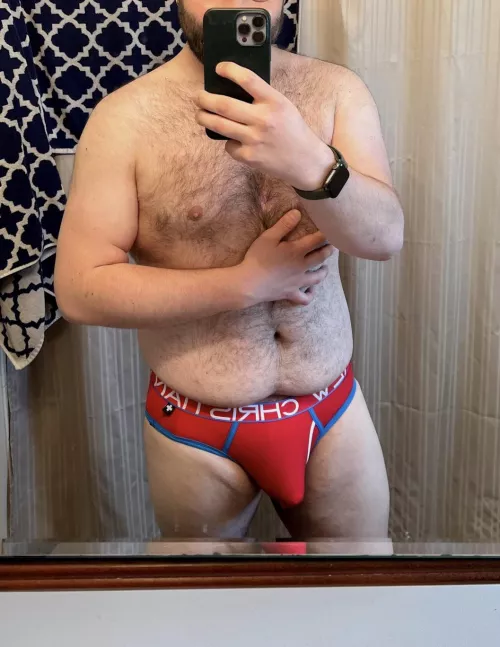 First pair of Andrew Christian briefs. I kinda like them.