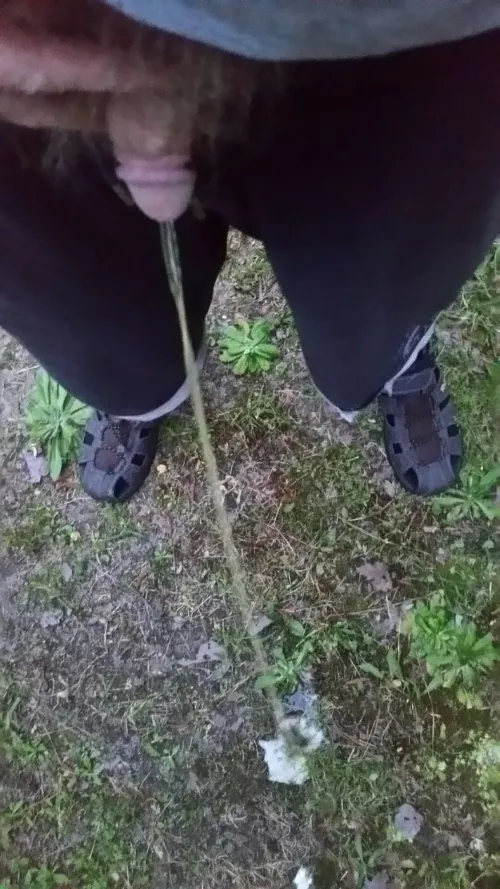 I love pissing outside!